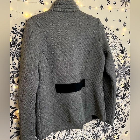 Cabi 100% cotton grey herringbone quilted moto fall jacket - Picture 6 of 11